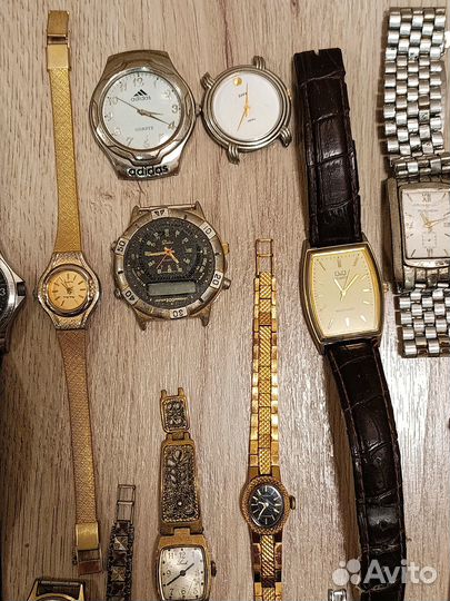 Куча наручных часов