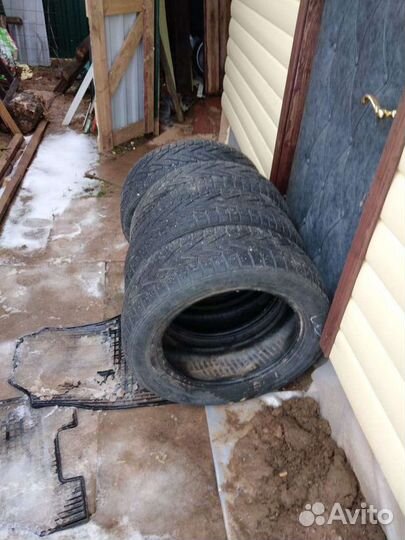 Nokian Tyres Hakkapeliitta 2 215/60 R17