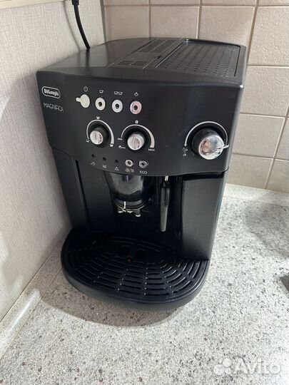 Кофемашина delonghi magnifica