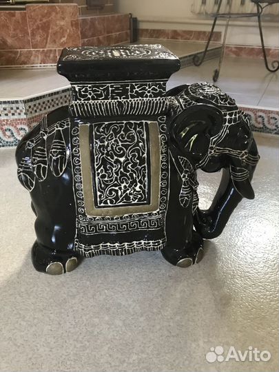 Керамическая подставка для цветка 