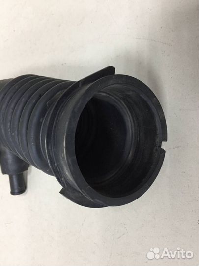 Патрубок воздушного фильтра Toyota Corolla E150 20