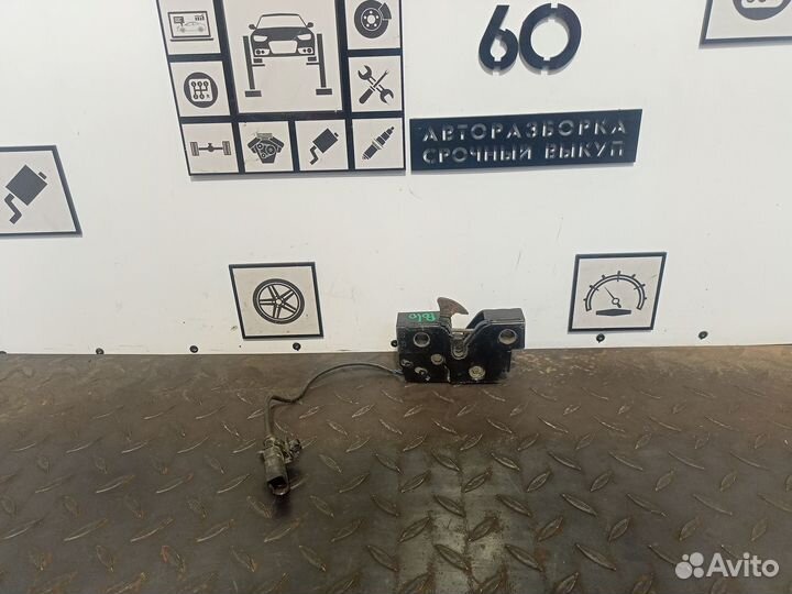 Замок капота для Volkswagen Polo HB