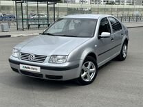 Volkswagen Bora 1.6 MT, 2000, 273 000 км, с пробегом, цена 350 000 руб.