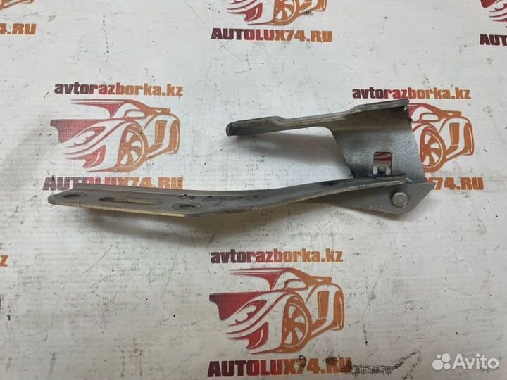 Петля капота левая Honda Accord 8 CU2 K24Z3 2012