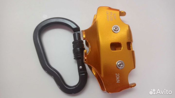 Ролик двухосевой с карабином