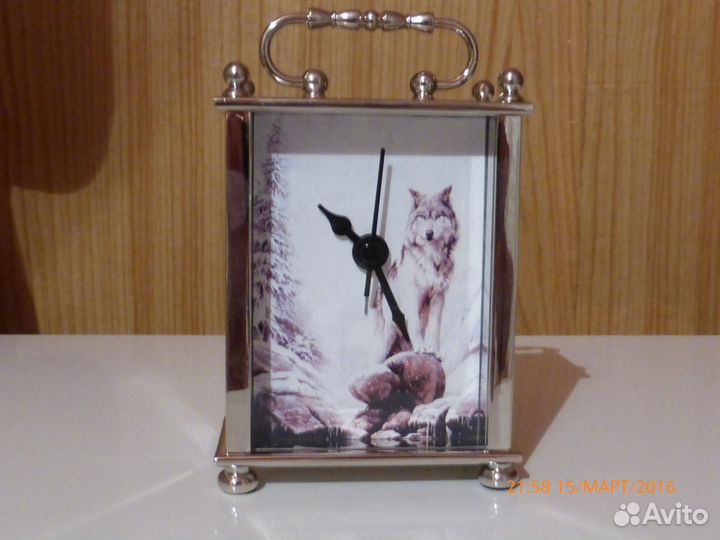 Настольные часы-будильник