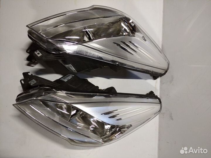 Фара Ford Kuga 2 2013-2015