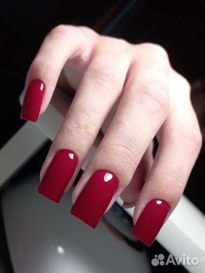 Модель на маникюр