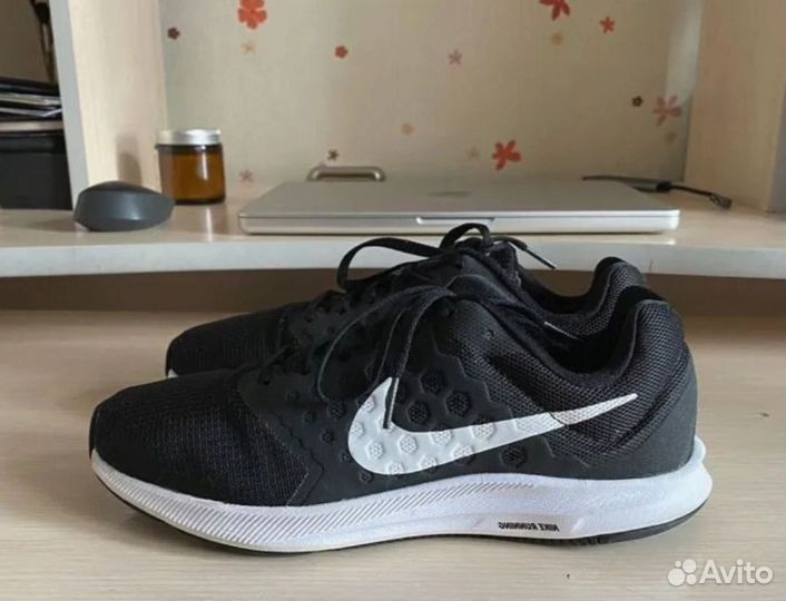 Кроссовки мужские nike 38,5
