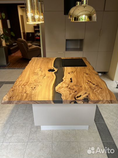 Стол кухонный остров