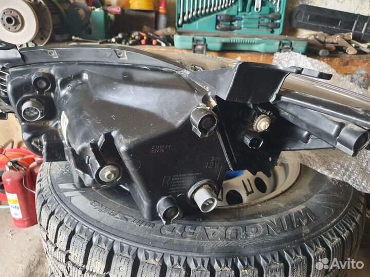 Продаю фару правую на Мазда сх5 2016г