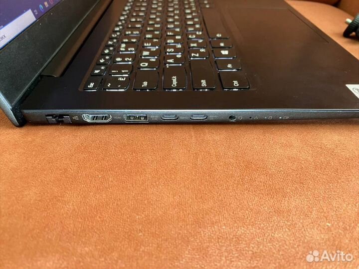 Ультра тонкий ноутбук Lenovo