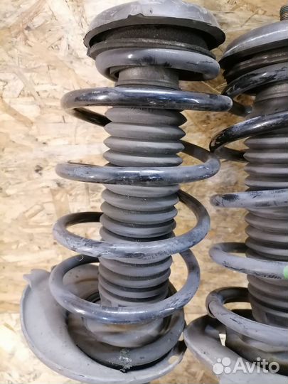 Стойка передняя Peugeot 308 1.6T EP6