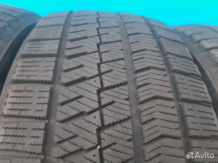 Bridgestone Blizzak VRX2 205/50 R17 93Q
