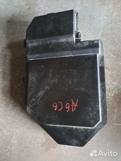 Корпус блока предохранителей Audi A6 C6