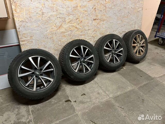 Goodyear Ultragrip Ice Arctic 215/65 R16