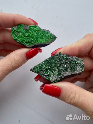 Уваровит минерал коллекционный