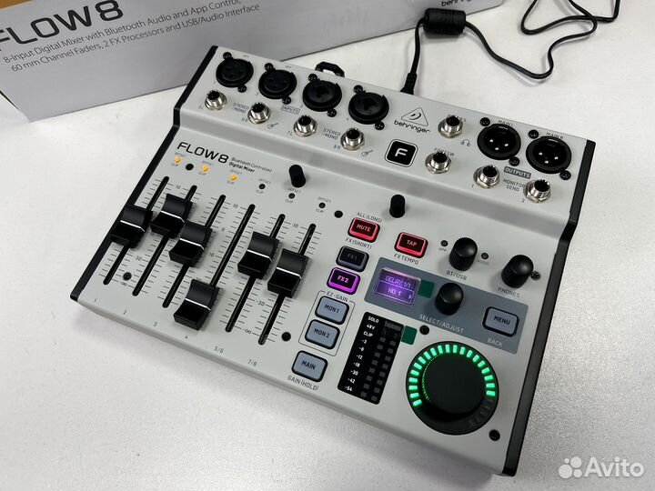 Цифровой микшерный пульт Behringer flow 8