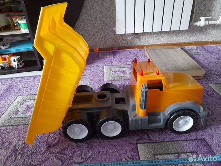 Игрушка грузовик