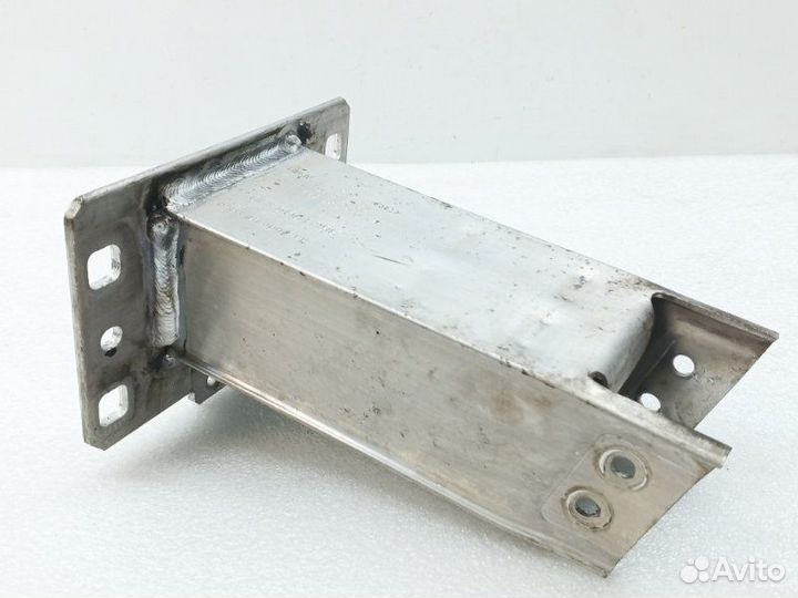 Кронштейн усилителя бампера передний левый Audi Q5
