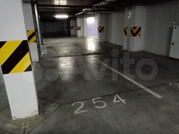 Машиноместо, 13 м²