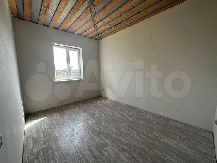 Дом 103 м² на участке 5 сот.