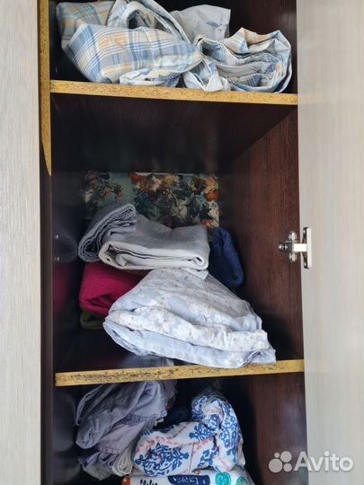 Шкаф трехдверный