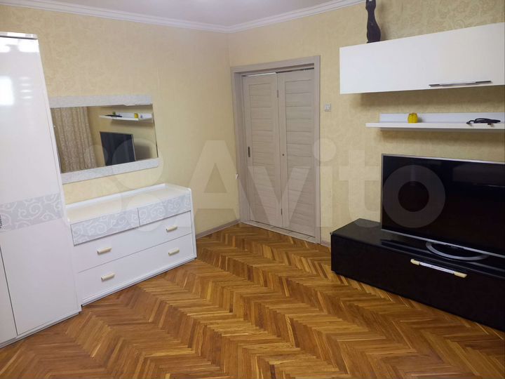 2-к. квартира, 60 м², 4/16 эт.