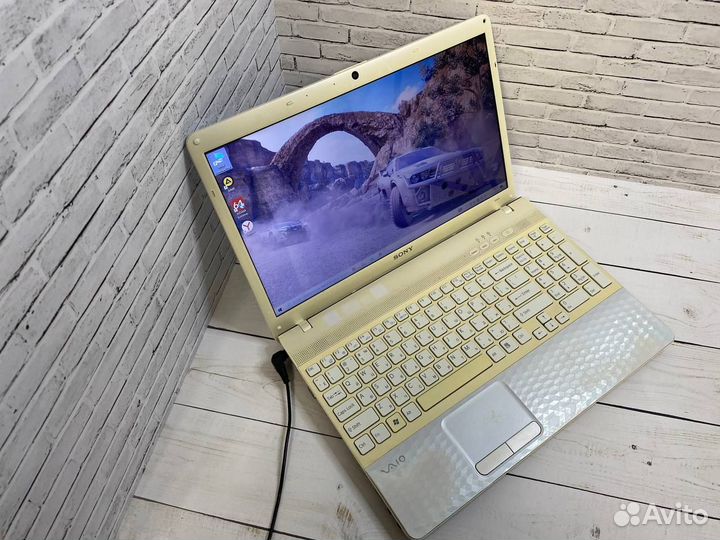 Игровой ноутбук Sony I7 / 8Gb / SSD + HDD / 4 ядра