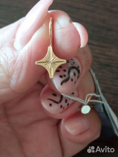 Золотые серьги