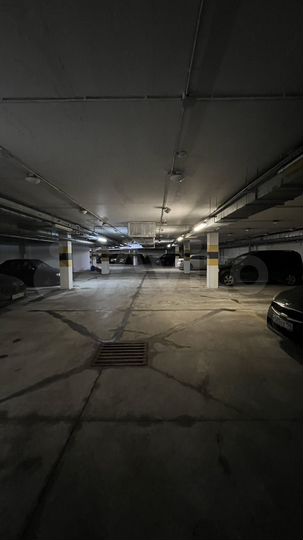 Машиноместо, 16 м²