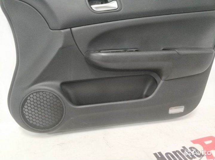 Дверная карта (обшивка ) передняя правая Honda