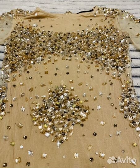 Вечернее платье с камнями и блестками