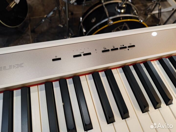 Цифровое пианино, белое + стойка