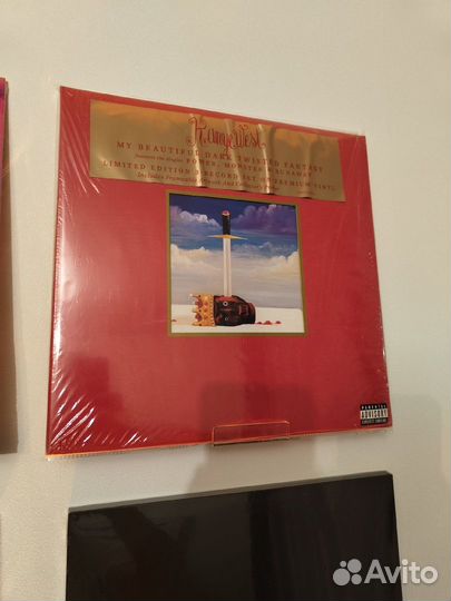 Каnyе Wеst Мy Веаutiful Dаrk Тwistеd Fаntаsy винил