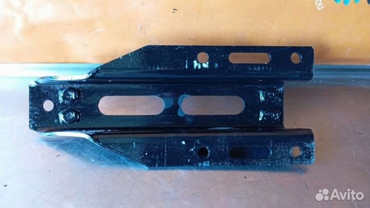 Кронштейн крепления бензобака Mercedes-Benz Actros