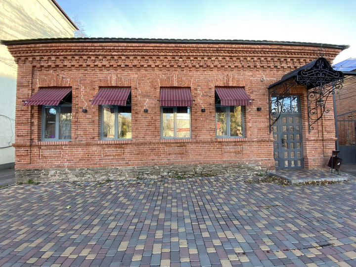 Здание, 245 м²