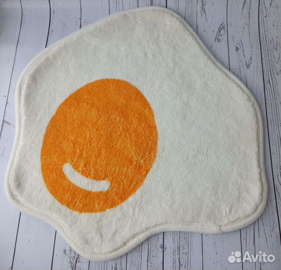Забавный коврик в виде яичницы глазуньи
