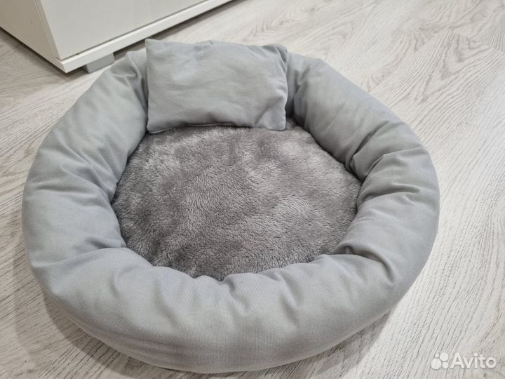 Лежанка для собак и кошек мелких и средних пород