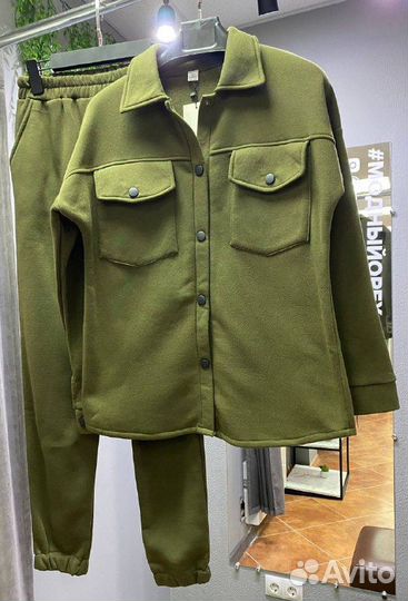 Костюм на заклепках из легкого флиса