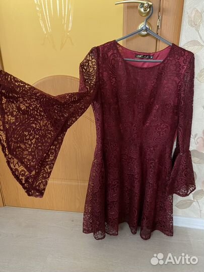 Платье кружевное