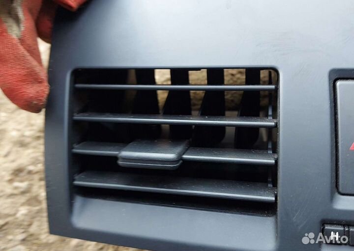 Воздуховоды, кнопка аварийки Мазда 3 bl