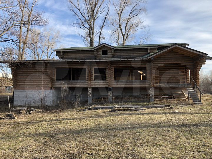 Дом 300 м² на участке 20 сот.