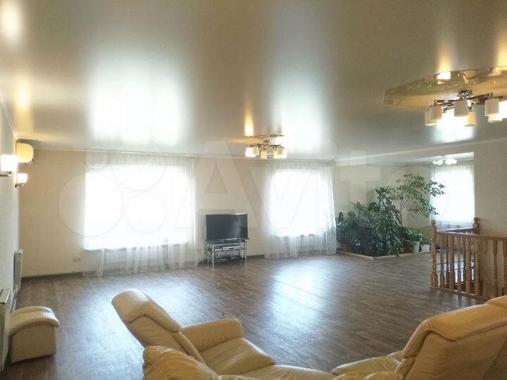 Коттедж 450 м² на участке 6 сот.