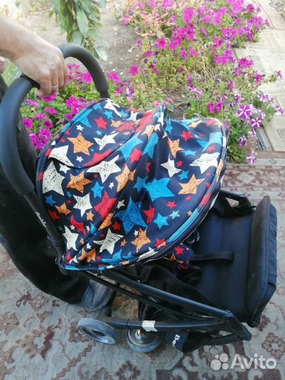 Прогулочная коляска