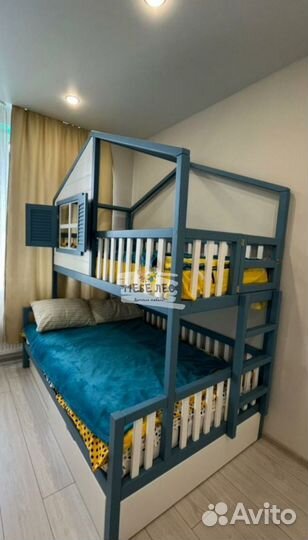 Двухъярусная кровать