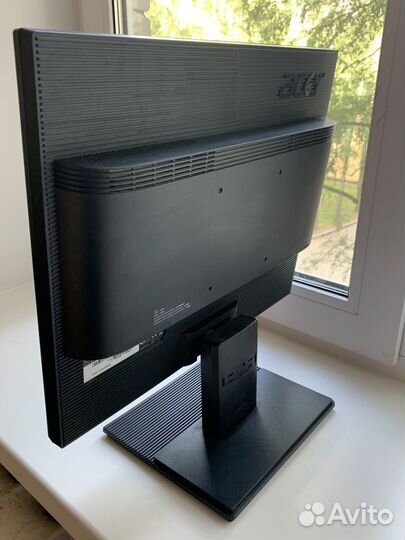 Монитор Acer 19 V196L