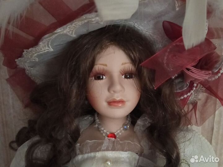 Кукла фарфоровая коллекционная