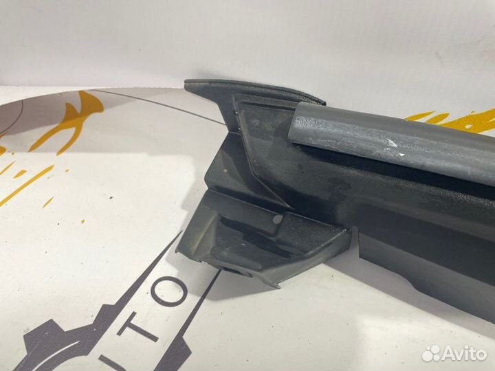 Накладка переднего левого крыла Toyota Land