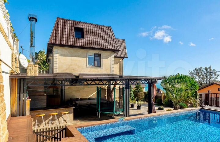 Дом 180 м² на участке 10 сот.